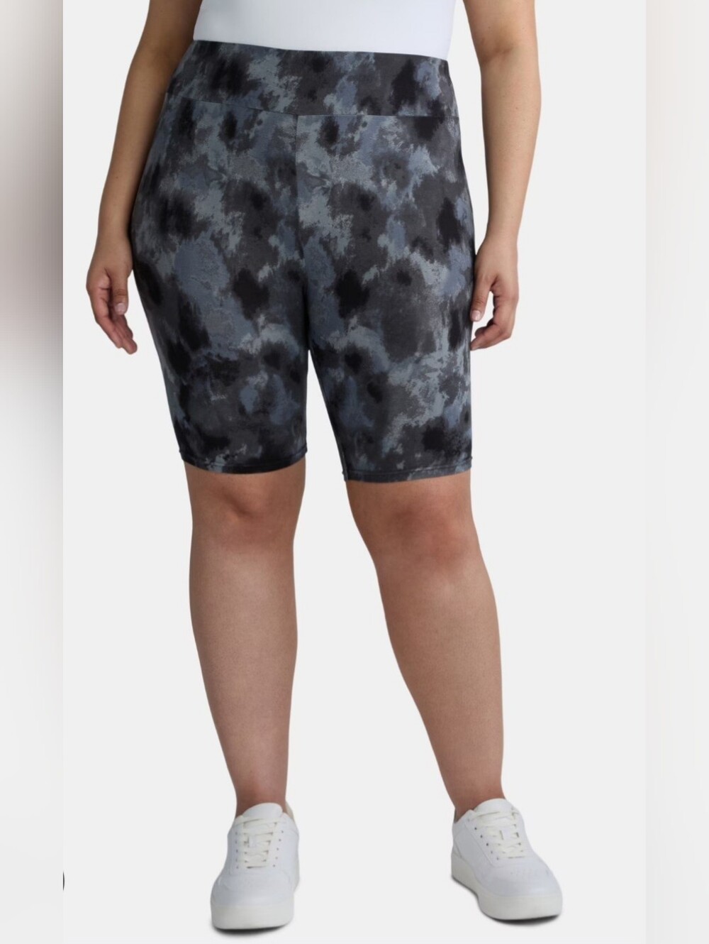 Terra & Sky Plus-Size Grey Black Tie-Dye Bike Shorts